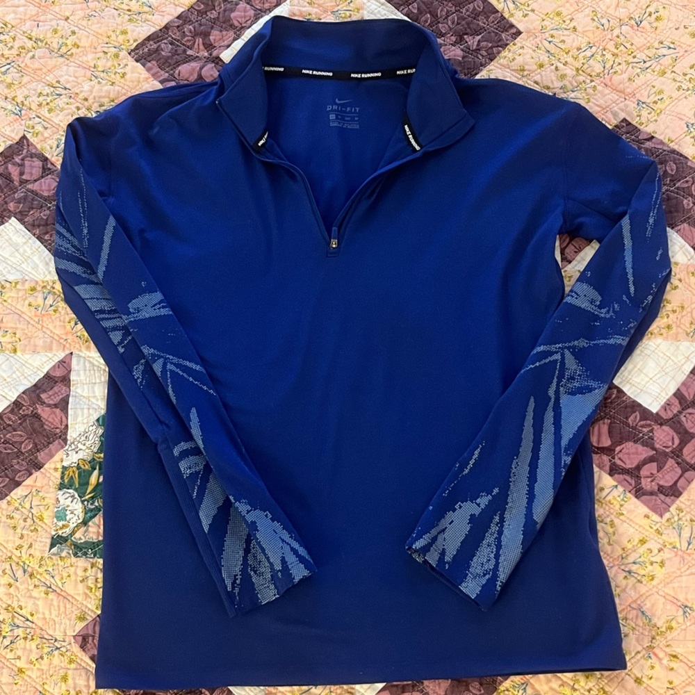 Nike dri-fit long sleeve activewear shirt🌟
